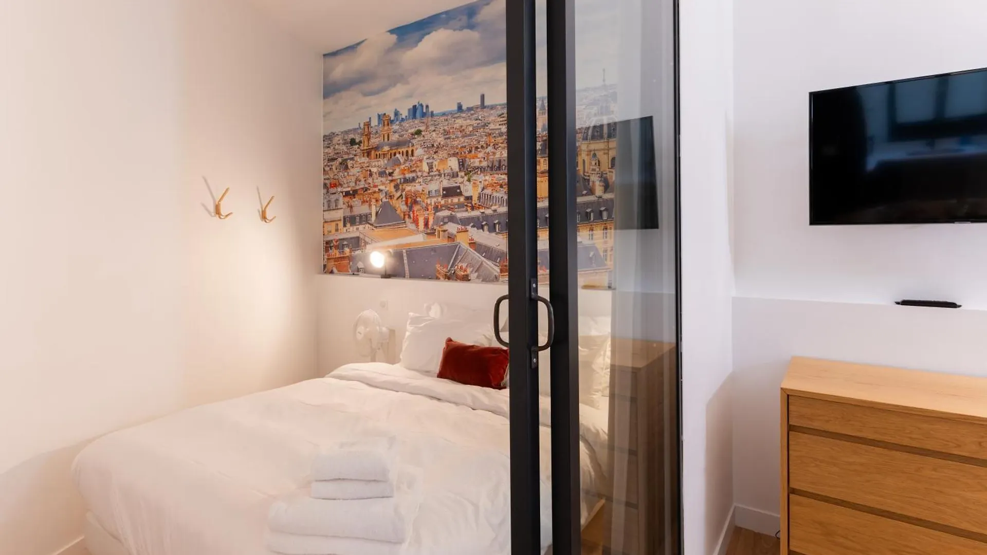 Sartre Saint Germain Apartment *